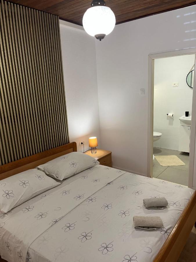 Apartman Mijic Trogir Exteriör bild